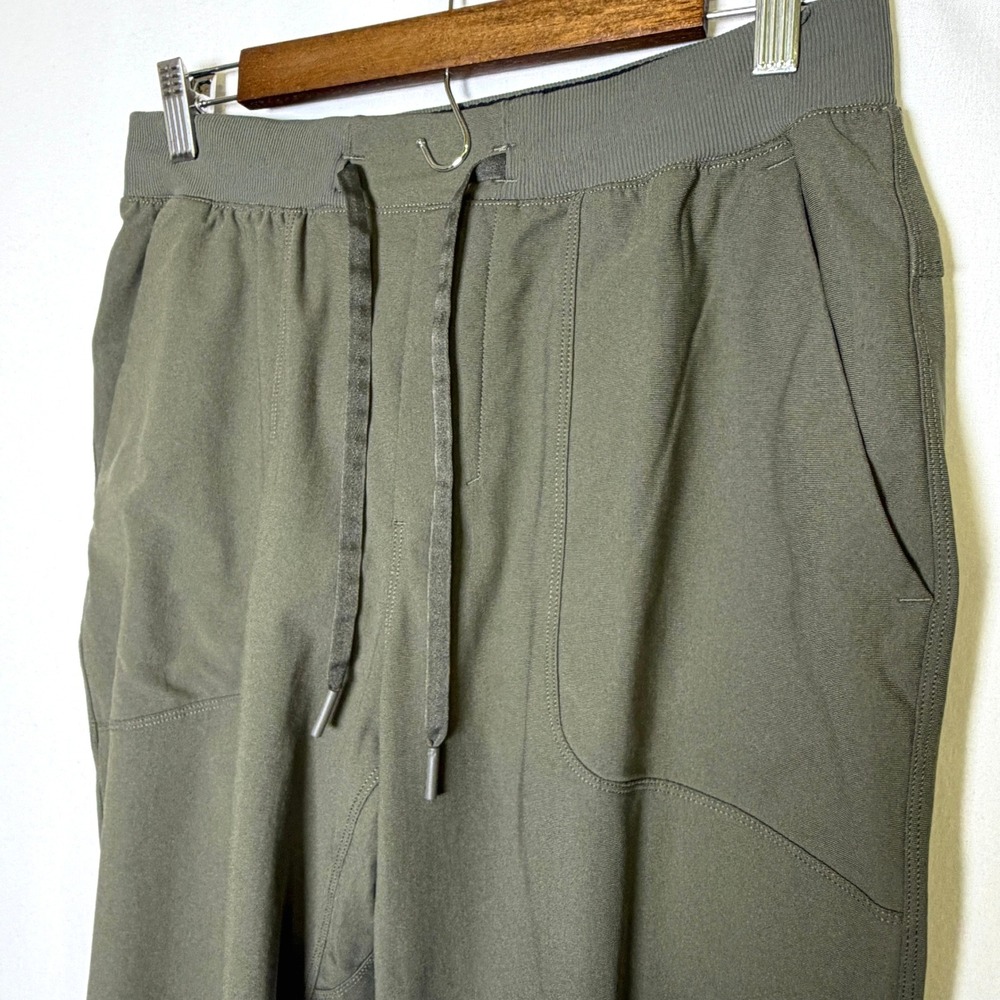 Lululemon ABC Jogger Mens Medium Olive Green LM5AMZS Stretch Performance Pants